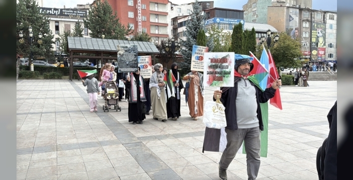 Sağlıkçılar Gazze için 149. kez sessiz yürüdü