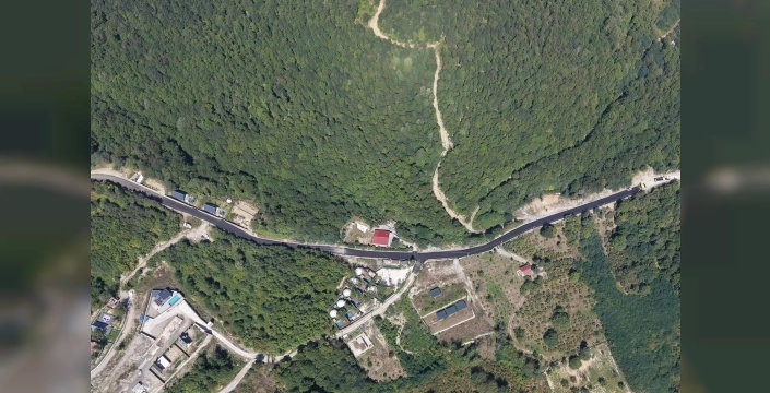 Sapanca'da sıcak asfalt çalışmaları devam ediyor