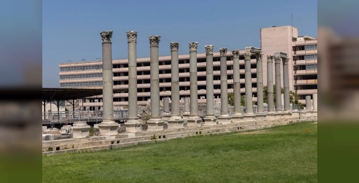 Smyrna Agorası'nda 2000 yıllık antik su kanalı hala akıyor