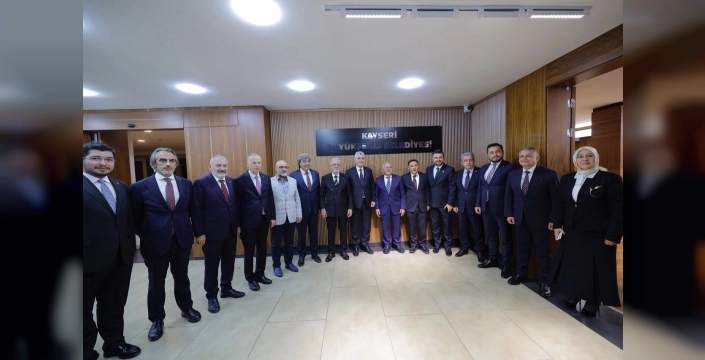 Ticaret Bakanı Bolat, Kayseri'de belediyecilik başarısını övdü