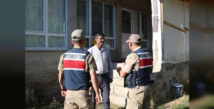 Van'da jandarma, dolandırıcılara karşı vatandaşları uyarıyor