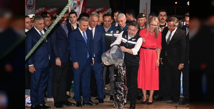 Yeni su ürünleri av sezonu İzmir'de başladı