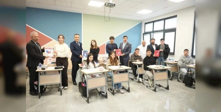 Yenişehir'de 120 öğrenciye 3 bin kitaplık destek
