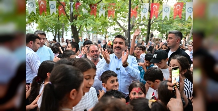 Yıldırım'da 20 binden fazla çocuğa mahalle şenliği