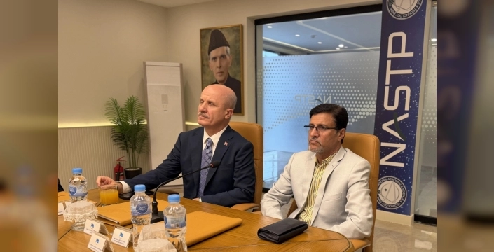 Yök Başkanı Özvar Pakistan'da havacılık ve uzay parkını ziyaret etti