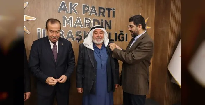 Ak parti Mardin'de yeni üyelere rozet takıldı
