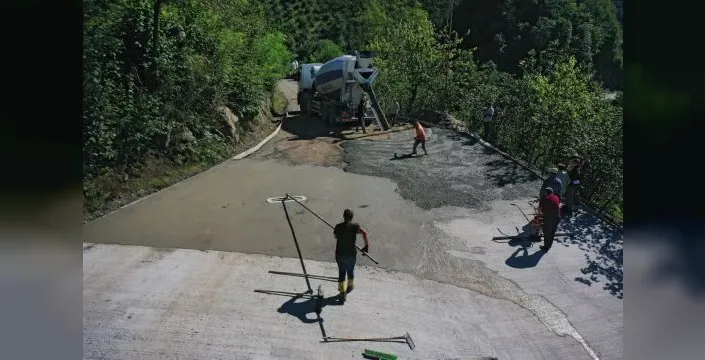 Akgüney mahallesine 600 metrelik beton yol yapıldı