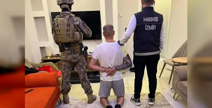 Almanya'da aranan uyuşturucu taciri İzmir'de yakalandı