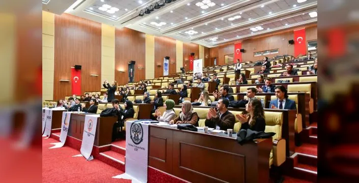 Ankara'da gençler bağımlılıkla mücadele için önerilerde bulundu