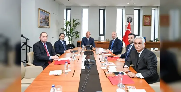 Bakan Ersoy ve THY yönetimi turizmde iş birliği için buluştu
