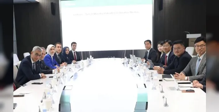 Bakan Memişoğlu Güney Kore'de sağlık teknolojilerini inceledi