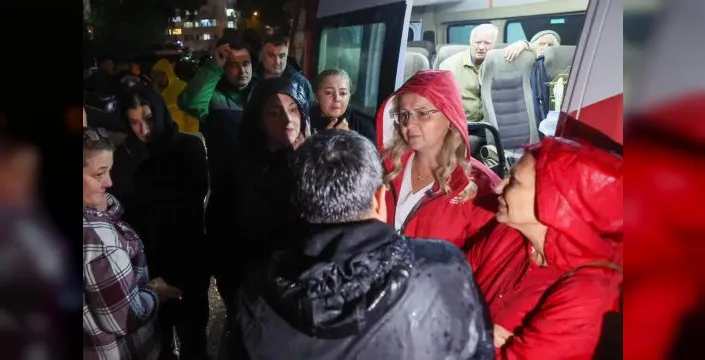 Bakırköy'de yağış sonrası 24 saatlik müdahale