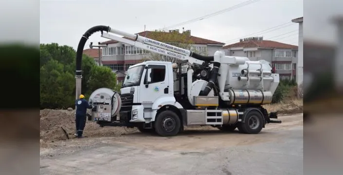 Balıkesir'e iki yeni kanal temizleme aracı
