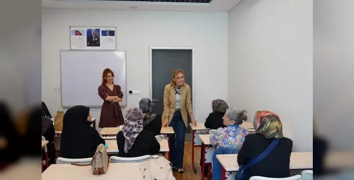 Beylikdüzü'nde okuma yazma kursları için yeni dönem başladı
