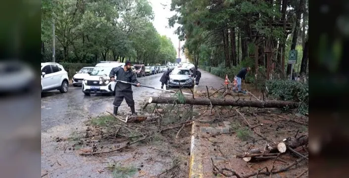 Beylikdüzü'nde yoğun yağış öncesi hazırlıklar artırıldı