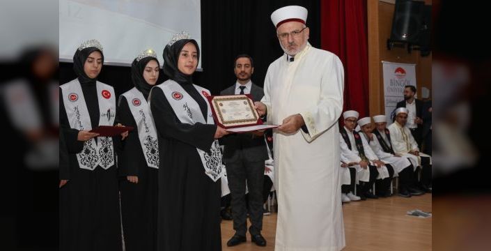Bingöl'de 96 öğrenci hafızlık belgelerini aldı