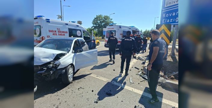 Bingöl'de trafik kazası: 3 yaralı