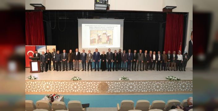 Bitlis'te düşünce ve bilim öncüleri anıldı