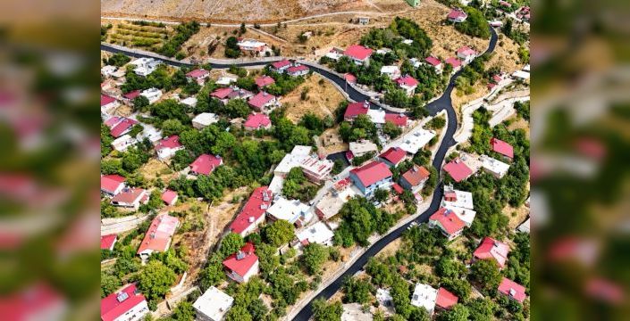 Bitlis'te yol çalışmaları devam ediyor