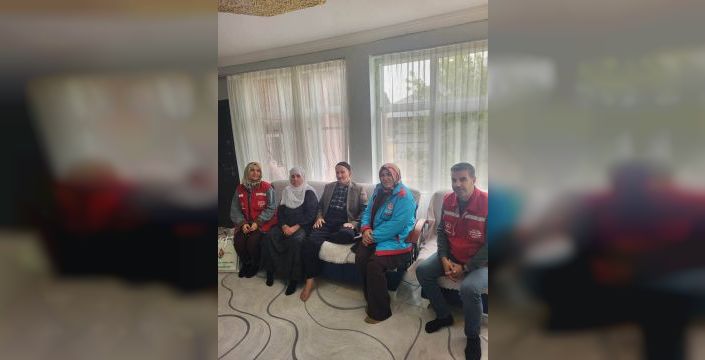 Bulanık Kaymakamı Koşansu, yaşlıları evlerinde ziyaret etti