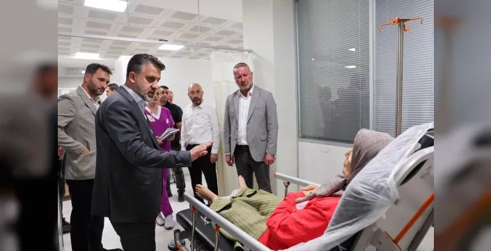 Bursa Büyükşehir, Manisa'daki trafik kazasında yaralılara destek oldu