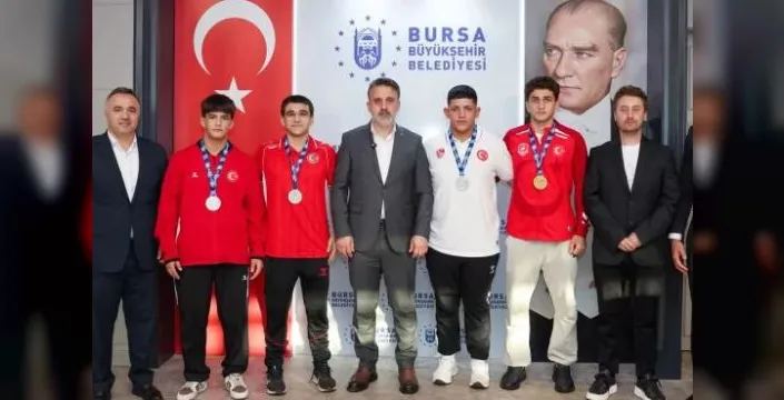 Bursa'da güreşçiler başarılarını paylaştı