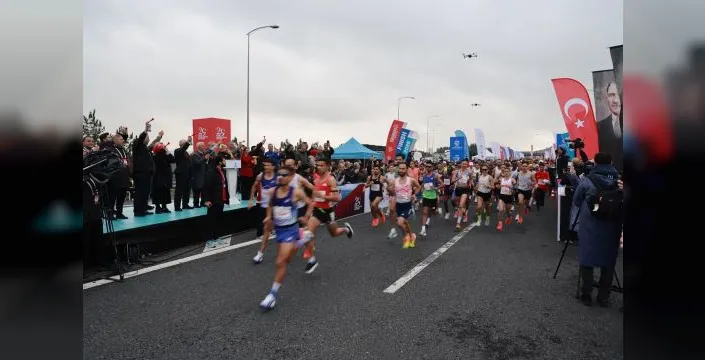Büyükgöz, Cumhuriyet Koşusu'nda sporculara başarı diledi