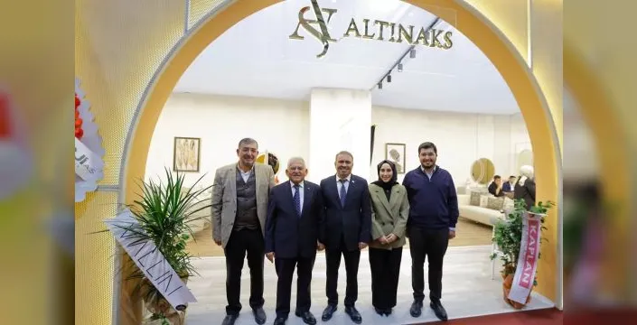 Büyükkılıç mobilya fuarında sektör temsilcileriyle buluştu