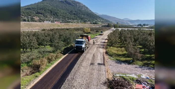 Büyükşehir, Kestel ve Gürsu'da 9 km yolu yeniliyor