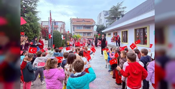ÇEK okulları Cumhuriyet'in 103. yılını kutladı