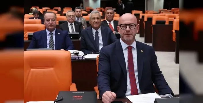 CHP'li Sarı: Vatandaş borç batağında, yandaşlar fon soygununda