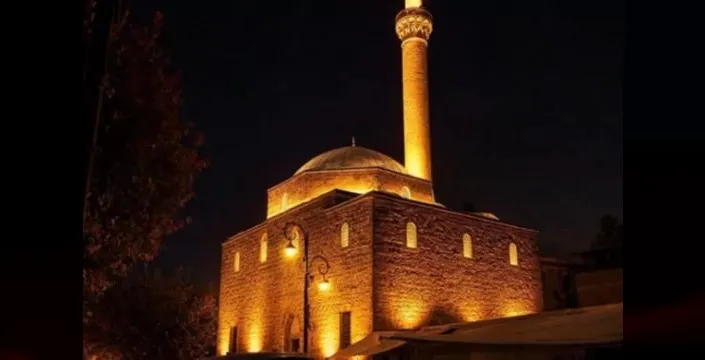 Diyarbakır ve Bingöl'deki 6 cami yeniden ibadete açılıyor