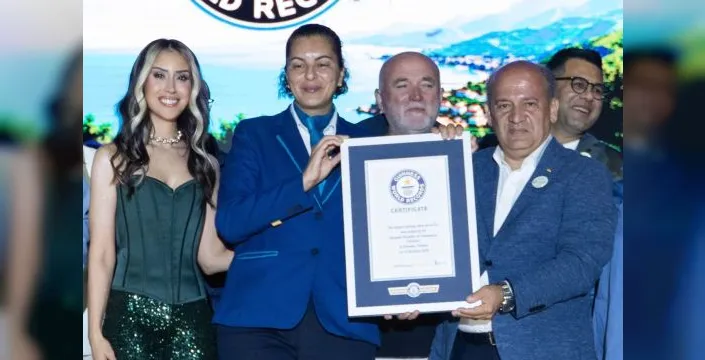 Edremit'te zeytinyağı tadımında dünya rekoru kırıldı
