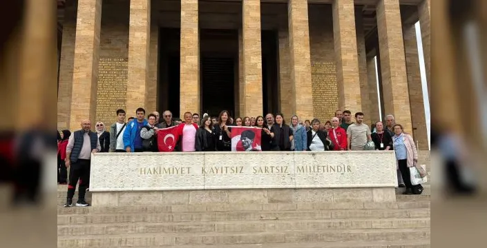 Engelsiz bireyler Anıtkabir'i ziyaret etti