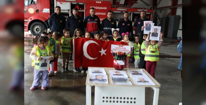 Erciş'te ana sınıfı etkinliğiyle şehit itfaiyeciler anıldı