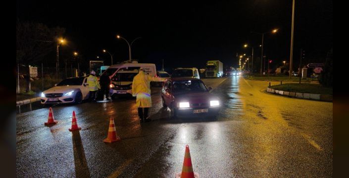 Erzincan-Erzurum kara yolu heyelan sonrası ulaşıma açıldı