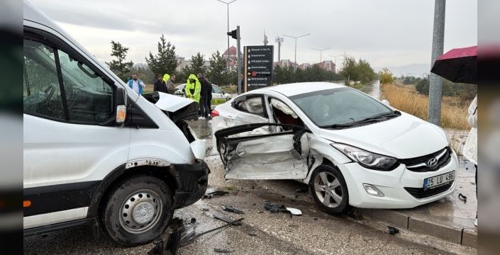 Erzurum'da trafik kazası: 3 yaralı