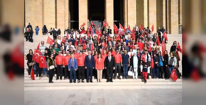 Faruk Eker'den tarihi bayrağın müzede sergilenmesi çağrısı