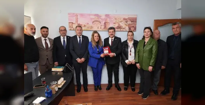 Ferhat Yılmaz, Erzurum Yeni Medya Derneği'ni ziyaret etti
