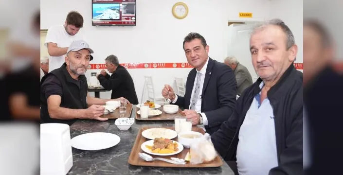 Fuat Köse, Kent Lokantası'nda vatandaşlarla yemek yedi