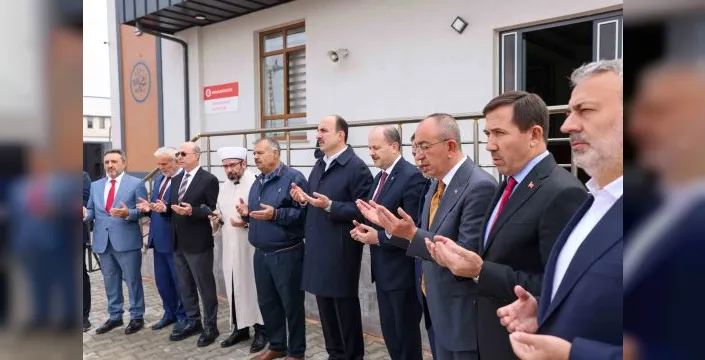 Gazze Camii Konya'da ibadete açıldı