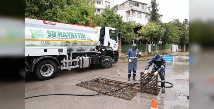 Gebze'de yağmur öncesi temizlik çalışması