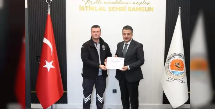 Güvenlik görevlisi, tehlikede olan çocuğu kurtardı