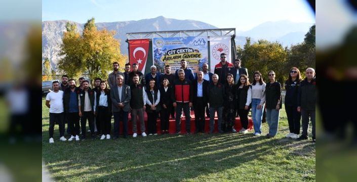 Hakkari'de arıcılar hayvanlara karşı çit desteği aldı