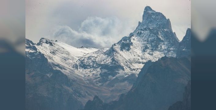 Hakkari yüksekleri karla kaplandı