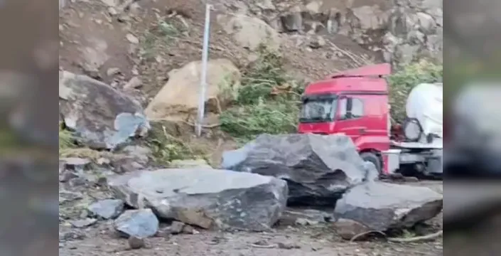Hopa'da meydana gelen heyelan sonucunda 1 kişi yaşamını yitirdi