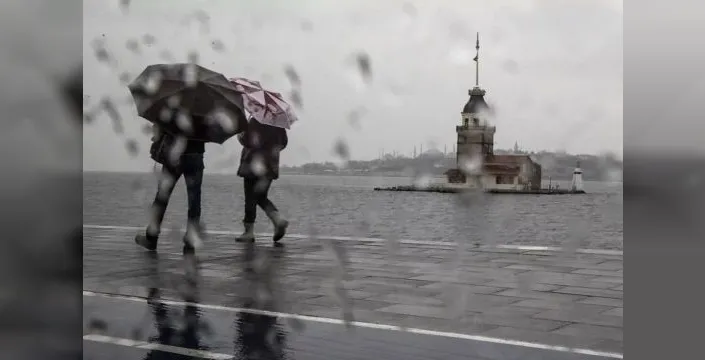 İstanbul'da 5 ilçeye kuvvetli yağış