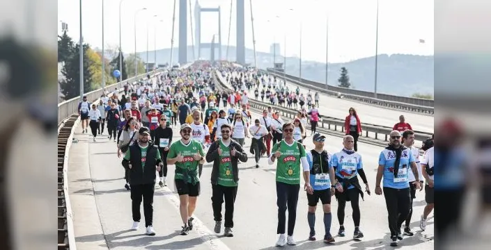 İstanbul'da maraton heyecanı: 45.679 koşucu start alıyor