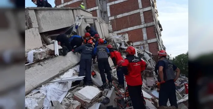 İtfaiyeciler İzmir depremindeki kurtarma anlarını anlattı