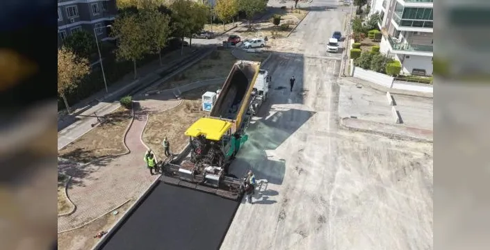 İzmir'de Ataşehir ve Harmandalı yolları asfaltlanıyor